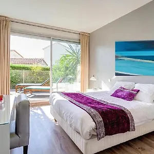 Hotel Sable Et Soleil - Port, Et Jacuzzi Prive, Fréjus