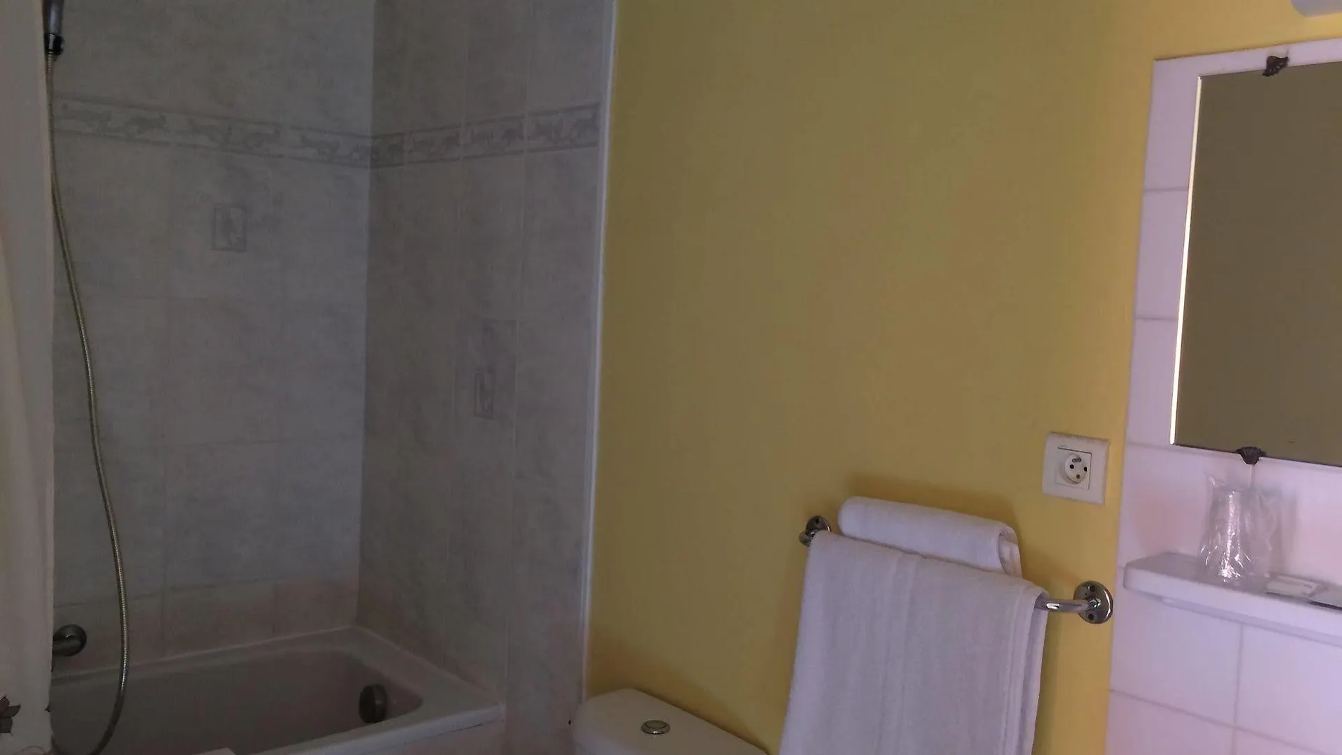 Residence Acapulco III Frejus 2*,  France